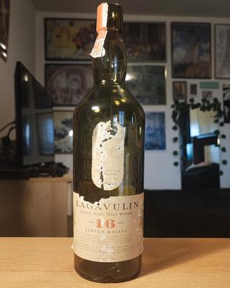 Bottiglia vuota Lagavulin 