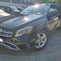 MERCEDES-BENZ GLA 180 d Business Extra