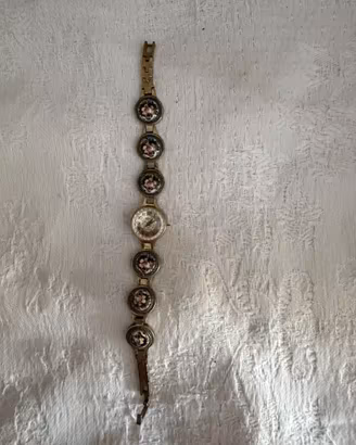 Orologio da donna vintage Slava con miniatura 