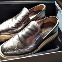 Scarpe Prada in pelle argento metallizzato