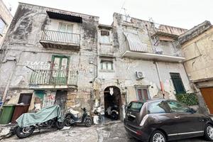 MONOLOCALE A TORRE DEL GRECO