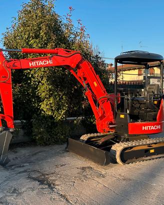 E214 ESCAVATORE HITACHI 35 Q