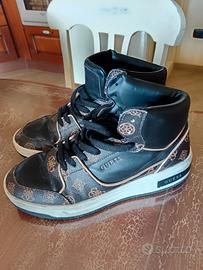 Guess Sneakers alte modello Tullia. 