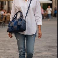 Borsa blu con tracolla