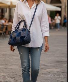 Borsa blu con tracolla