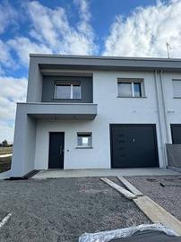 Villa di 160 m² con 4 locali e box auto a Calderar