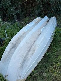 Barca in vetroresina Trimaran