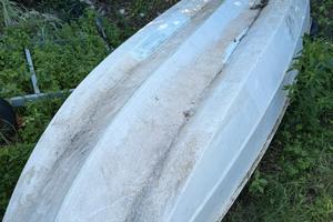 Barca in vetroresina Trimaran