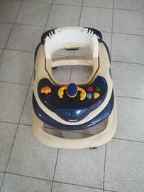 Girello e casco per bambini