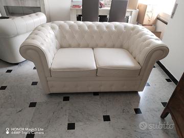 DIVANO CHESTERFIELD ECOPELLE BIANCA
