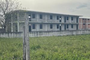 STRIANO Due piani da mq 160 più 3700 mq