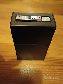 porta sigarette con accendino incorporato