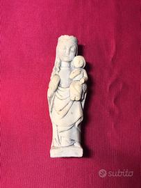 madonna con bambino in pietra arenaria bianca