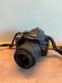 Nikon D3200 + obiettivo 18-55mm VR II