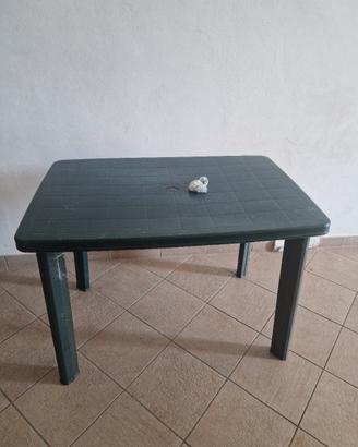 tavolino in plastica 