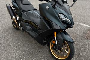 Yamaha T-Max 560 Tech Akrapovic