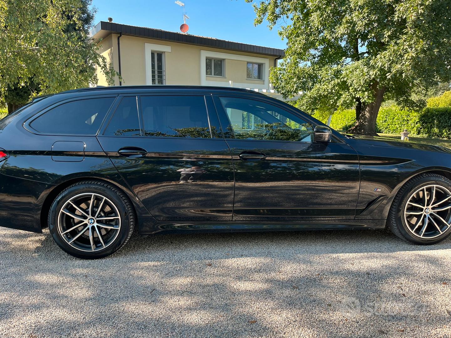 BMW 5 2022 photo 2