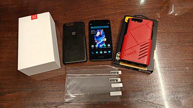 Smartphone Oneplus 5 completo di cover