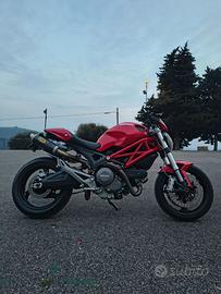 2010 ducati Monster 696+