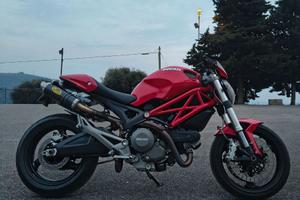 2010 ducati Monster 696+