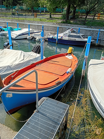 Gozzo in vetroresina 5 metri motore Mercury 2tempi