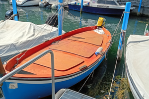 Gozzo in vetroresina 5 metri motore Mercury 2tempi