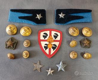 Lotto militaria distintivi mostrine bottoni stelle