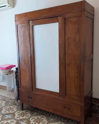 Armadio antico sardo con specchio