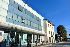 AMBULATORI / UFFICI PRONTA CONSEGNA