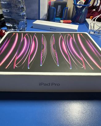 Ipad pro M2(2022)+ apple pencil+ magic keabord+cov