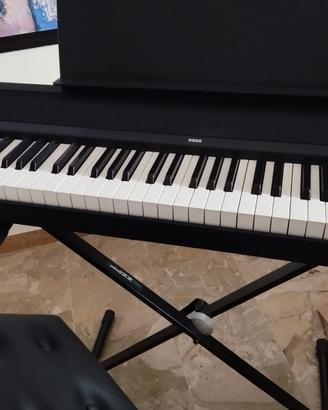 Pianoforte digitale Korg B2 con sgabello apribile