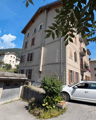 Appartamento con garage più due posti auto a Tai d
