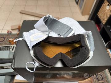 Out of void the one polarizzata