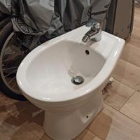 Bidet Pozzi Ginori serie Panda con miscelat