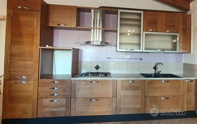 cucina lunga 4.5m senza forno e frigo con lavastov