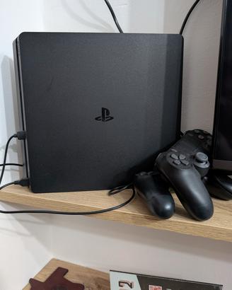 PS4 slim 1 Tb + giochi +2 controller originali