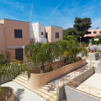 Torre dell'orso 120 m dal mare box auto