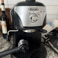 Macchina per caffe’ espresso De longhi