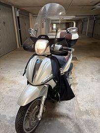 Beverly 300 anno 2015