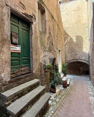 3 LOCALI A COLLEVECCHIO