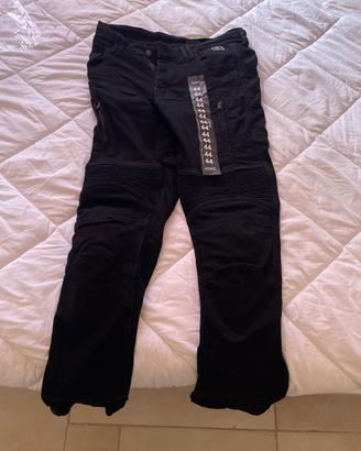 Pantaloni da moto con protezioni