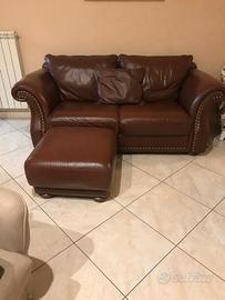 Divano 2 posti in pelle con pouf