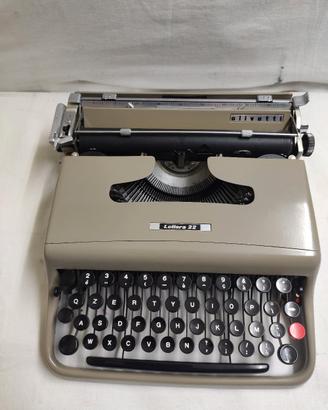 Macchina da scrivere Olivetti Lettera 22 beige 