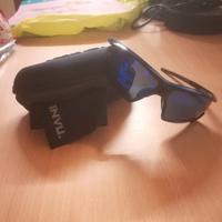 occhiali da sole sportivi