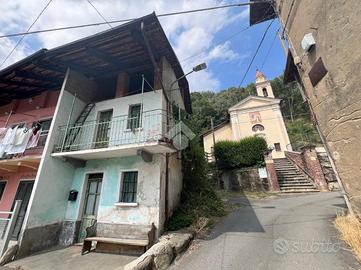 CASA SEMINDIPENDENTE A NOLE
