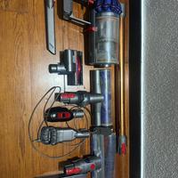Dyson V10 cyclone NON FUNZIONA BENE  con accessori