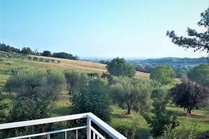 Trifamigliare con vista mare e su senigallia