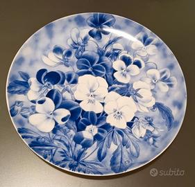Piatto floreale porcellana  in pasta di Limoges,