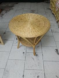 tavolino in vimini 