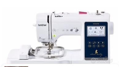 Macchina per ricamare e cucire